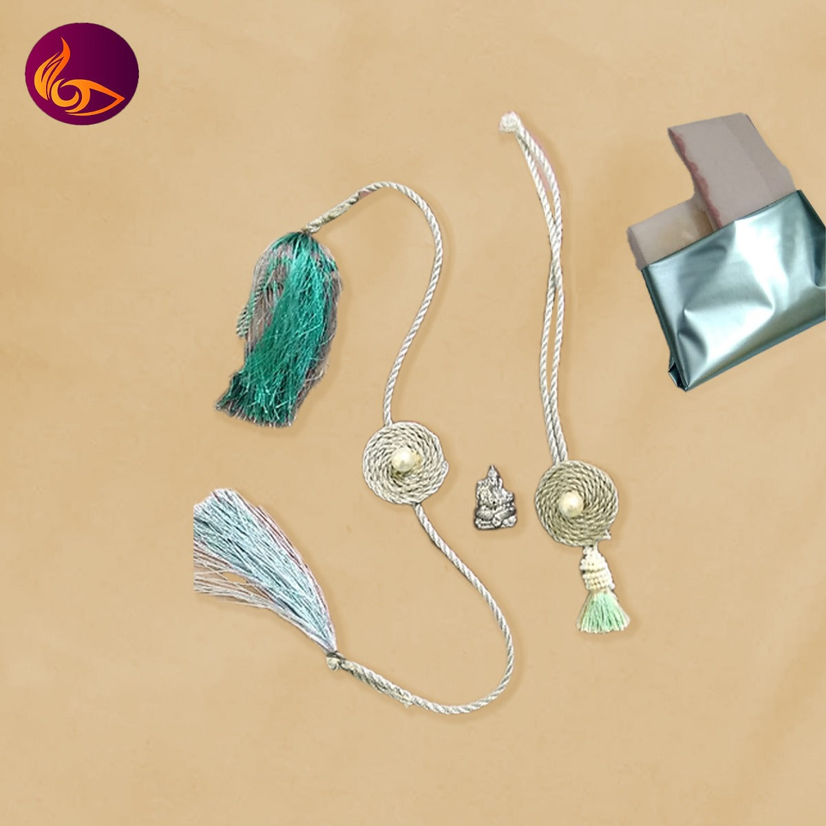 Auric Bhaiya Bhabhi Rakhi Hamper Combo image 5